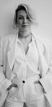 Yulia Valencia 2406193